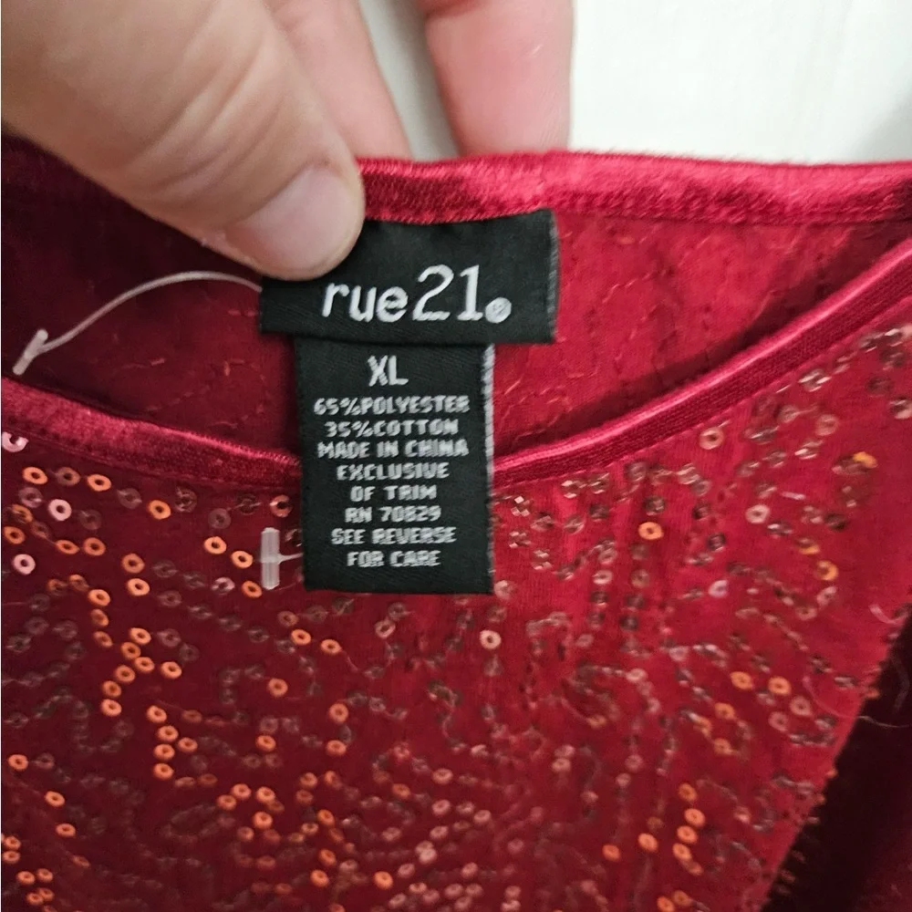 Never worn Size XL Rue 21 Red Sequence Cami - Picture 2 of 2